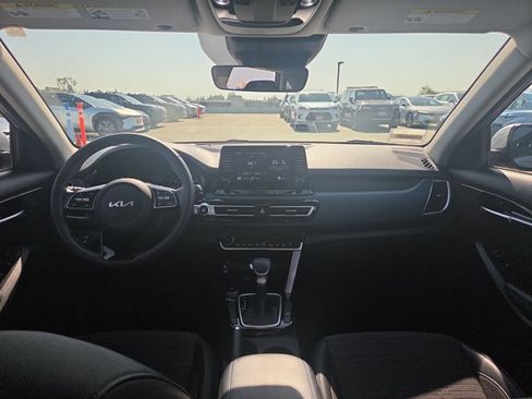 Used 2023 Kia Seltos S FWD image 16