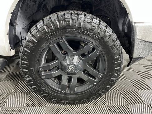 Used 2017 RAM 1500 Laramie w/ Convenience Group image 9