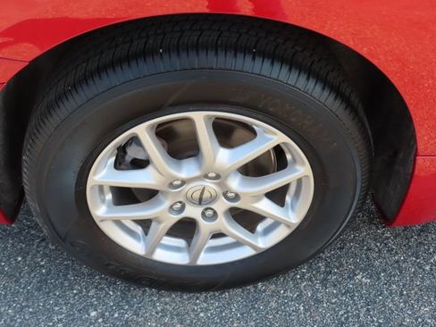 Used 2025 Chrysler Pacifica Select FWD image 15