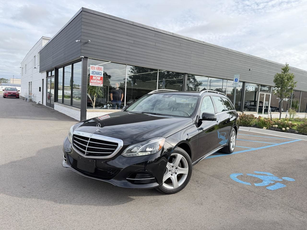 Used 2015 Mercedes-Benz E 350 4MATIC Wagon image 1