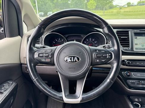 Used 2017 Kia Sedona SX Limited FWD image 22