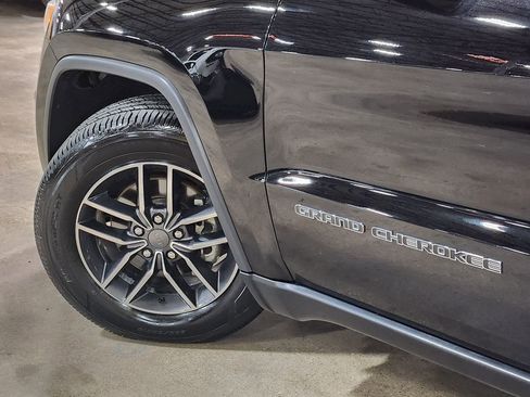 Used 2019 Jeep Grand Cherokee Limited image 23