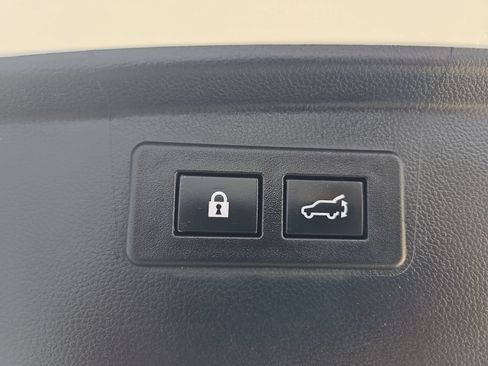 Used 2022 Subaru Outback Touring AWD/4WD image 11