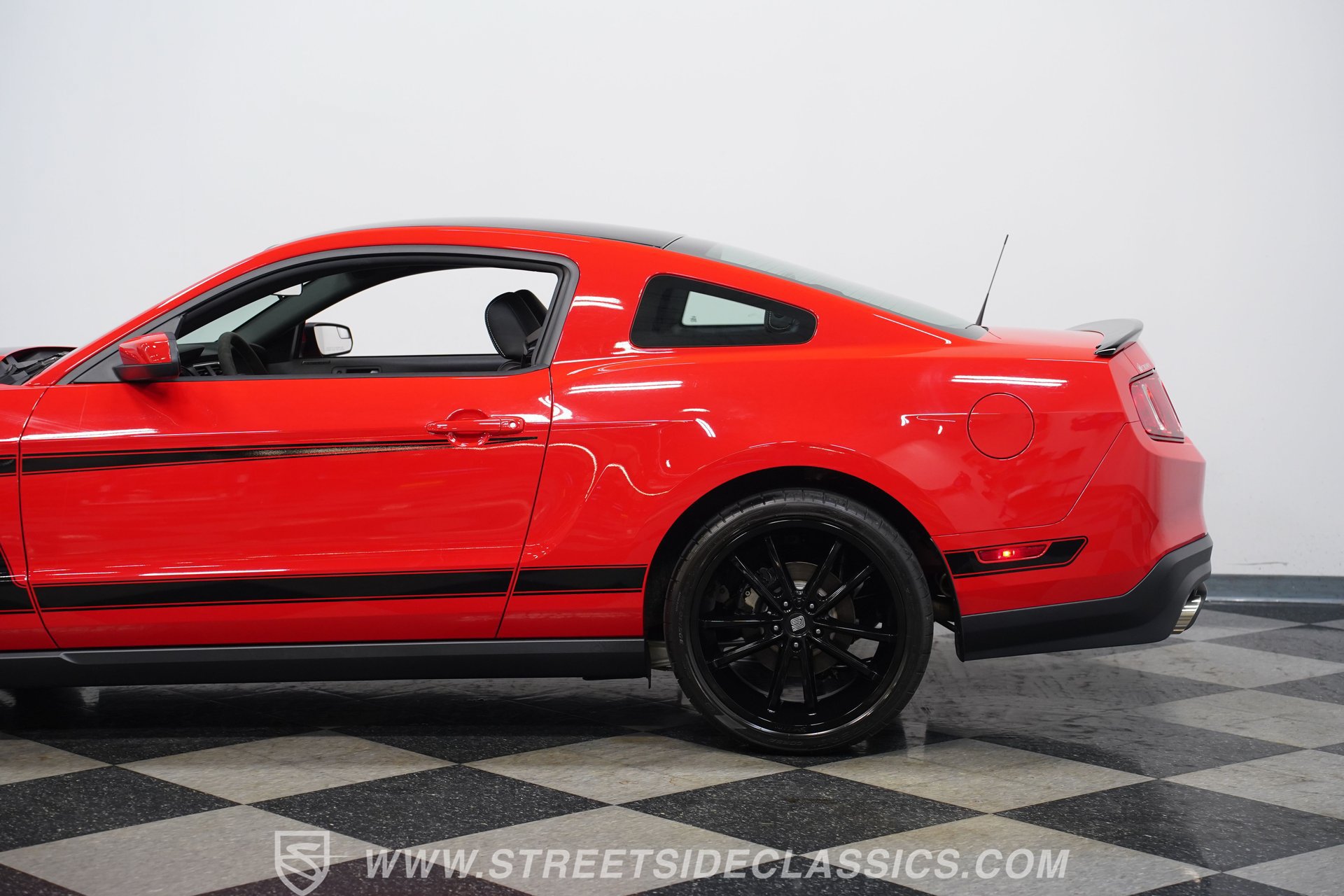 Used 2012 Ford Mustang Boss 302 w/ Boss 302 Accessory Pkg RWD image 22