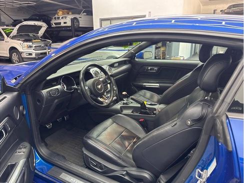 Used 2017 Ford Mustang GT Premium w/ GT Performance Package RWD image 9