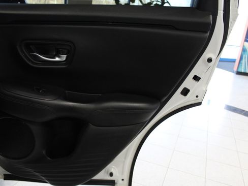 Certified 2023 Honda HR-V LX image 22