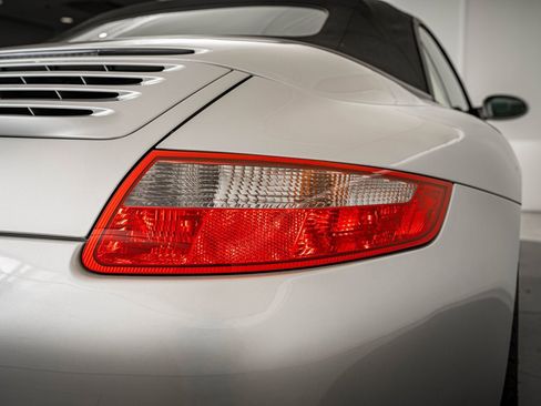 Used 2005 Porsche 911 Carrera S image 24