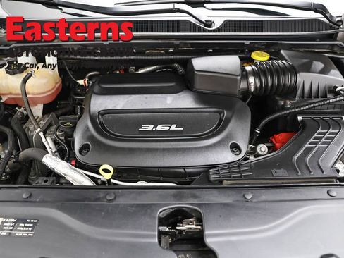 Used 2017 Chrysler Pacifica Touring-L Plus w/ Advanced Safetytec Group FWD image 7