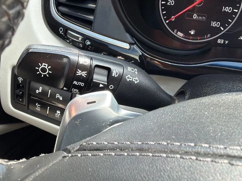 Used 2017 Kia K900 Luxury w/ VIP Plus Package RWD image 14