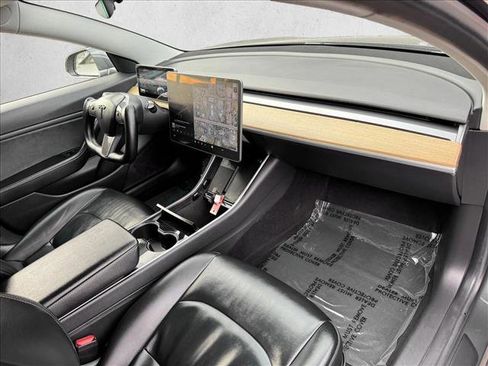 Used 2018 Tesla Model 3 Long Range RWD image 22
