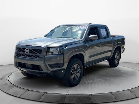 Used 2025 Nissan Frontier SV AWD/4WD image 3