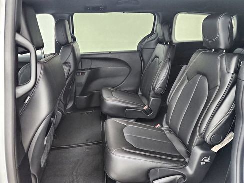 New 2027 Chrysler Pacifica LX FWD image 28