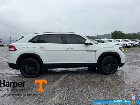 Used 2022 Volkswagen Atlas Cross Sport SE w/ Black Wheel Package AWD/4WD image 6