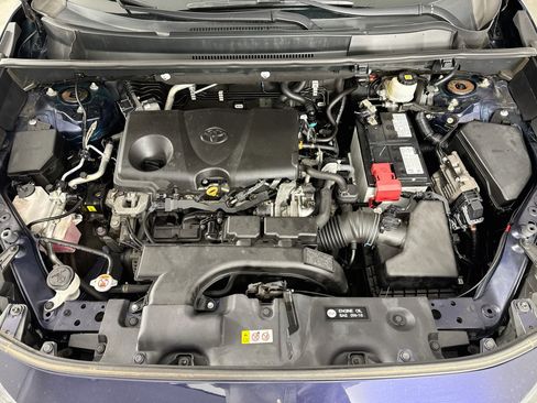 Certified 2021 Toyota RAV4 XLE Premium AWD/4WD image 31