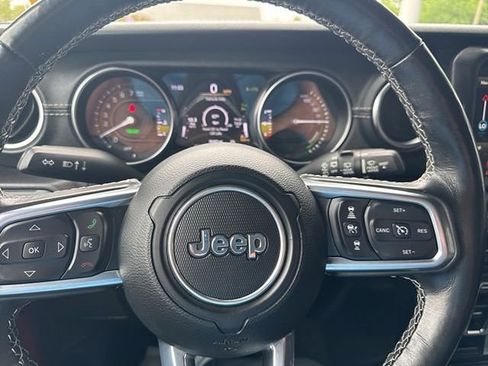 Used 2021 Jeep Wrangler Unlimited Sahara w/ Cold Weather Group AWD/4WD image 16