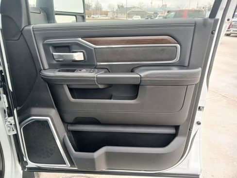 Used 2024 RAM 3500 Laramie w/ Towing Technology Group image 15