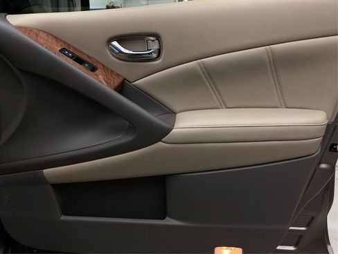 Used 2014 Nissan Murano LE w/ Platinum Edition Package image 27