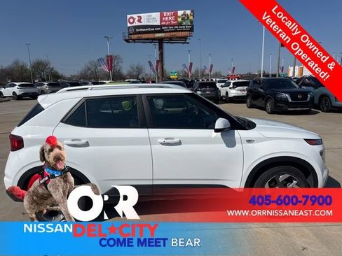 Used 2025 Hyundai Venue SEL FWD image 6