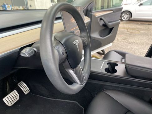 Used 2023 Tesla Model Y Long Range image 16