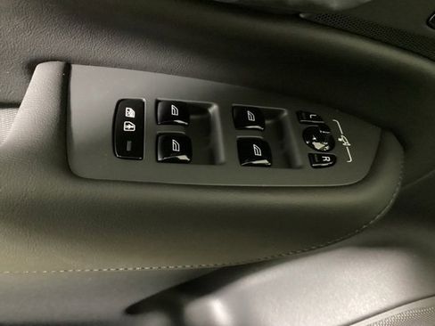 New 2025 Volvo XC90 T8 Plus w/ Protection Package Premier image 19