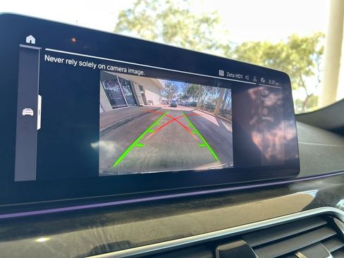 Used 2022 BMW 540i xDrive w/ M Sport Package image 9