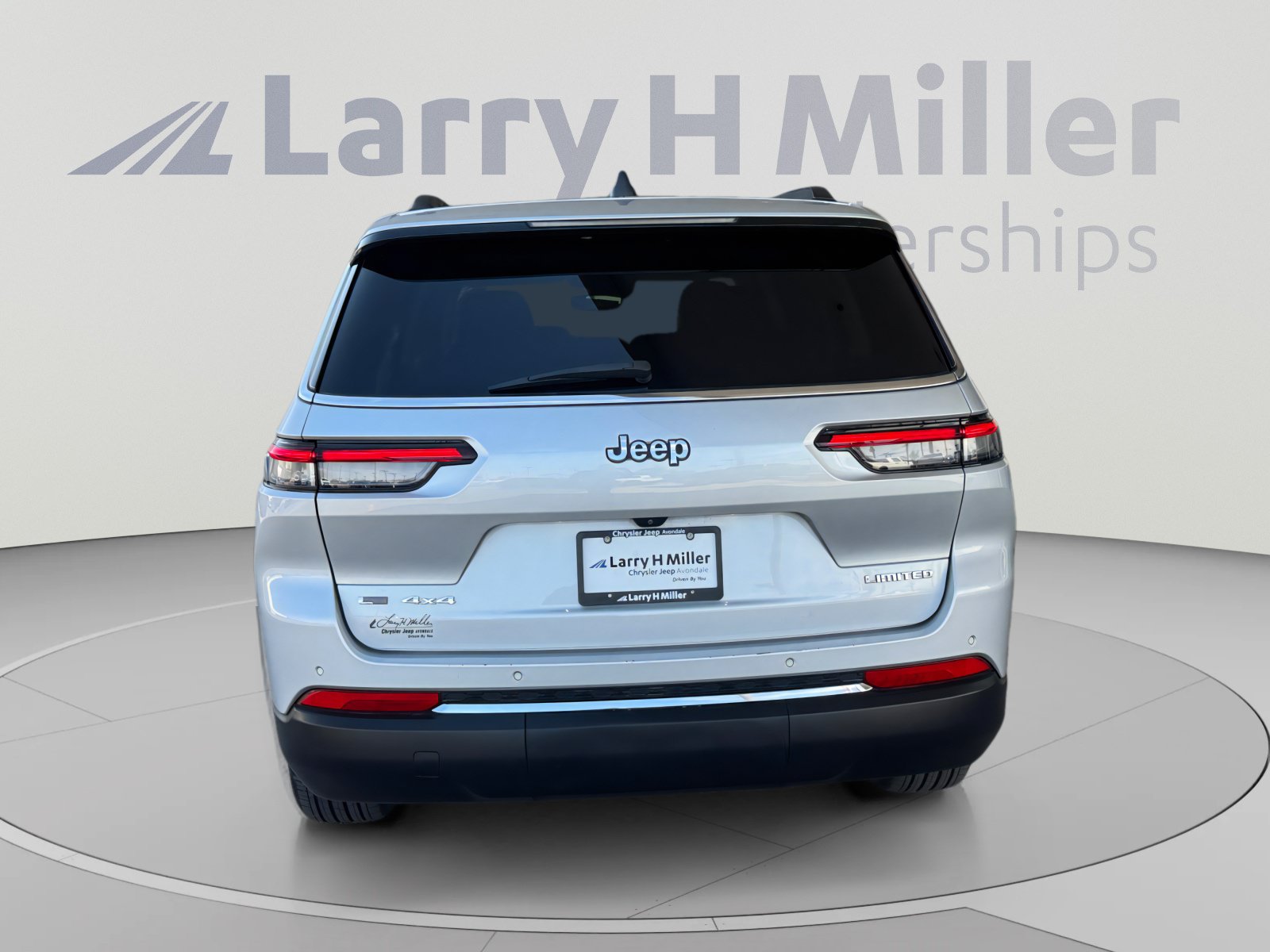 Used 2022 Jeep Grand Cherokee L Limited AWD/4WD image 4