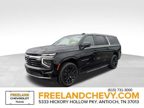 Used 2025 Chevrolet Suburban LS AWD/4WD image 7