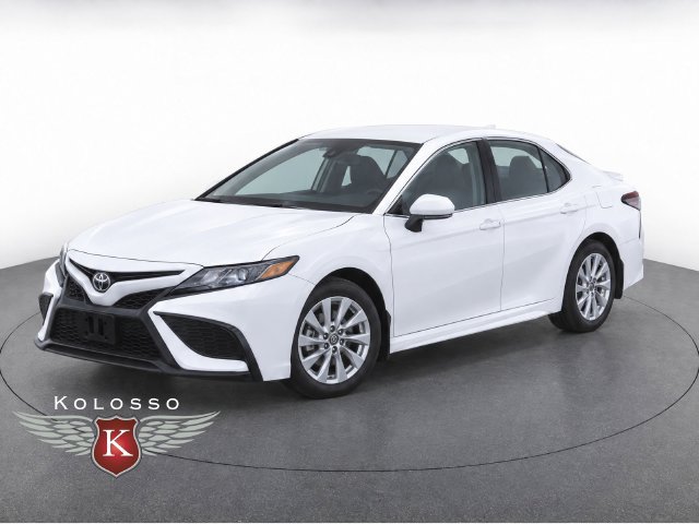 Used 2026 Toyota Camry SE FWD image 1