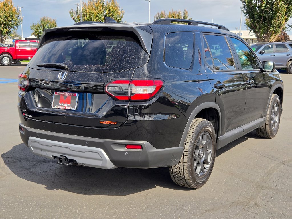 Used 2025 Honda Pilot TrailSport image 4