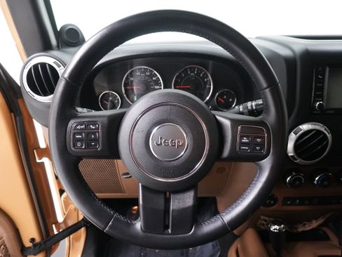 Used 2013 Jeep Wrangler Sahara w/ Connectivity Group image 13