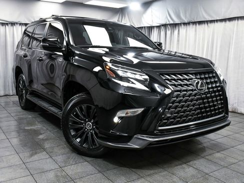 Used 2023 Lexus GX 460 Luxury w/ Sport Design Package image 3