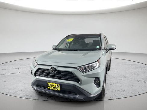 Used 2020 Toyota RAV4 XLE w/ Convenience Package FWD image 10