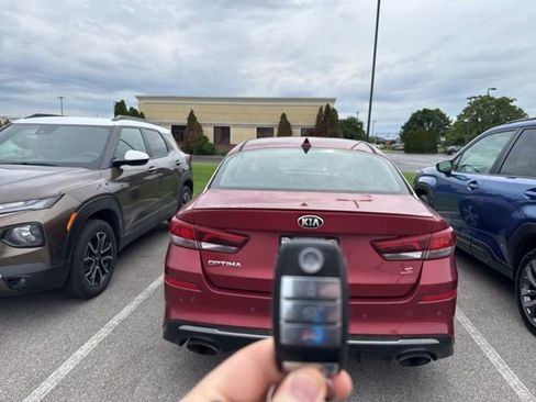Used 2020 Kia Optima S FWD image 4