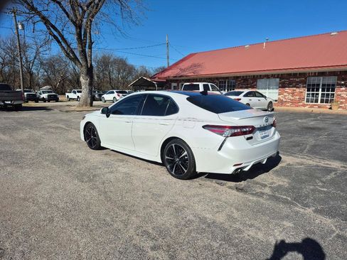 Used 2019 Toyota Camry XSE image 5