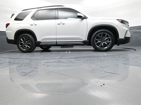 Used 2024 Honda Pilot Elite image 31