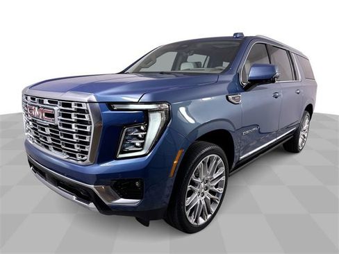 New 2026 GMC Yukon XL Denali w/ Denali Reserve Package image 4