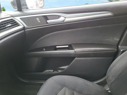 Used 2013 Ford Fusion SE image 20