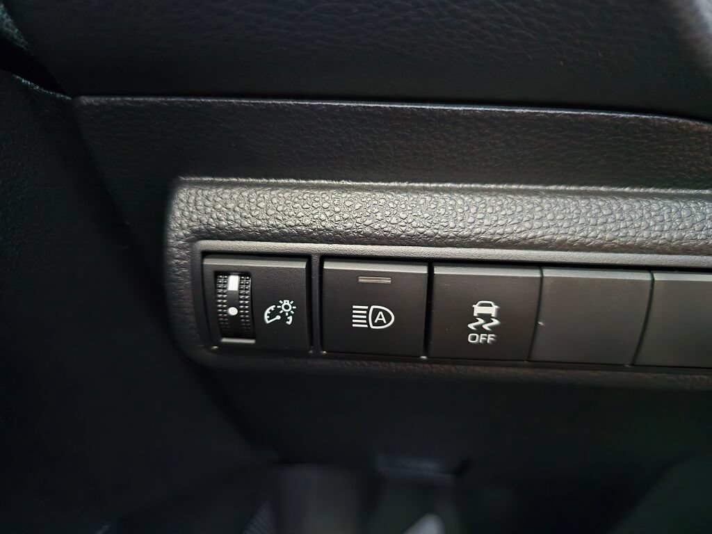 Used 2025 Toyota Corolla SE w/ SE Premium Package FWD image 27