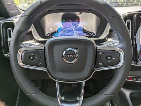 Certified 2023 Volvo C40 P8 Recharge Ultimate AWD/4WD image 32