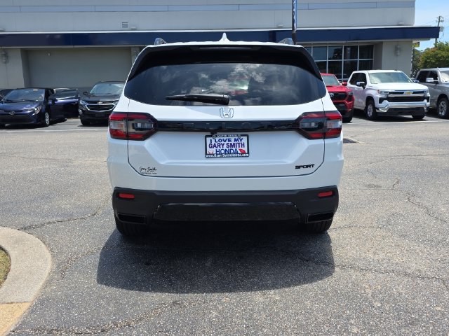 New 2026 Honda Pilot Sport image 5