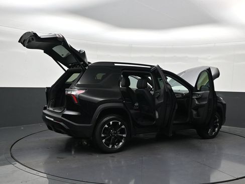 Used 2026 Chevrolet Equinox RS FWD image 36