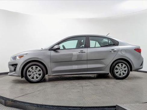 Used 2023 Kia Rio S image 3
