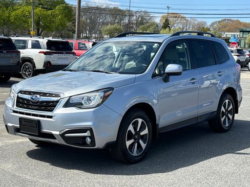 Used 2017 Subaru Forester 2.5i Limited AWD/4WD image 3