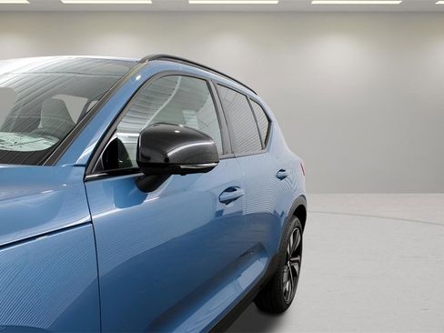 New 2025 Volvo XC40 B5 Ultra w/ Climate Package image 10