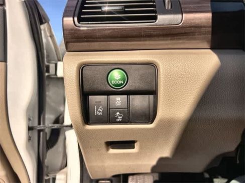 Certified 2017 Honda Accord EX-L image 29