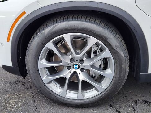 New 2026 BMW X5 xDrive50e w/ Premium Package AWD/4WD image 7