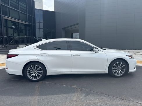 Used 2019 Lexus ES 350 w/ Premium Package FWD image 4