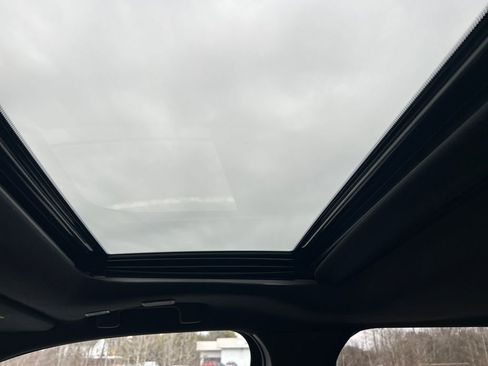 Certified 2025 Toyota Tacoma Limited image 21