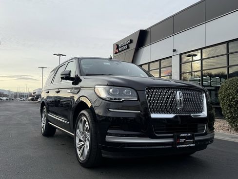 Used 2024 Lincoln Navigator Reserve image 1