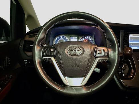 Used 2019 Toyota Sienna Limited Premium w/ Protection Package AWD/4WD image 10
